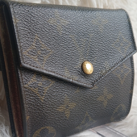 Louis Vuitton Handbags - LOW START Louis Vuitton Brown Compact Wallet with Monogram Design